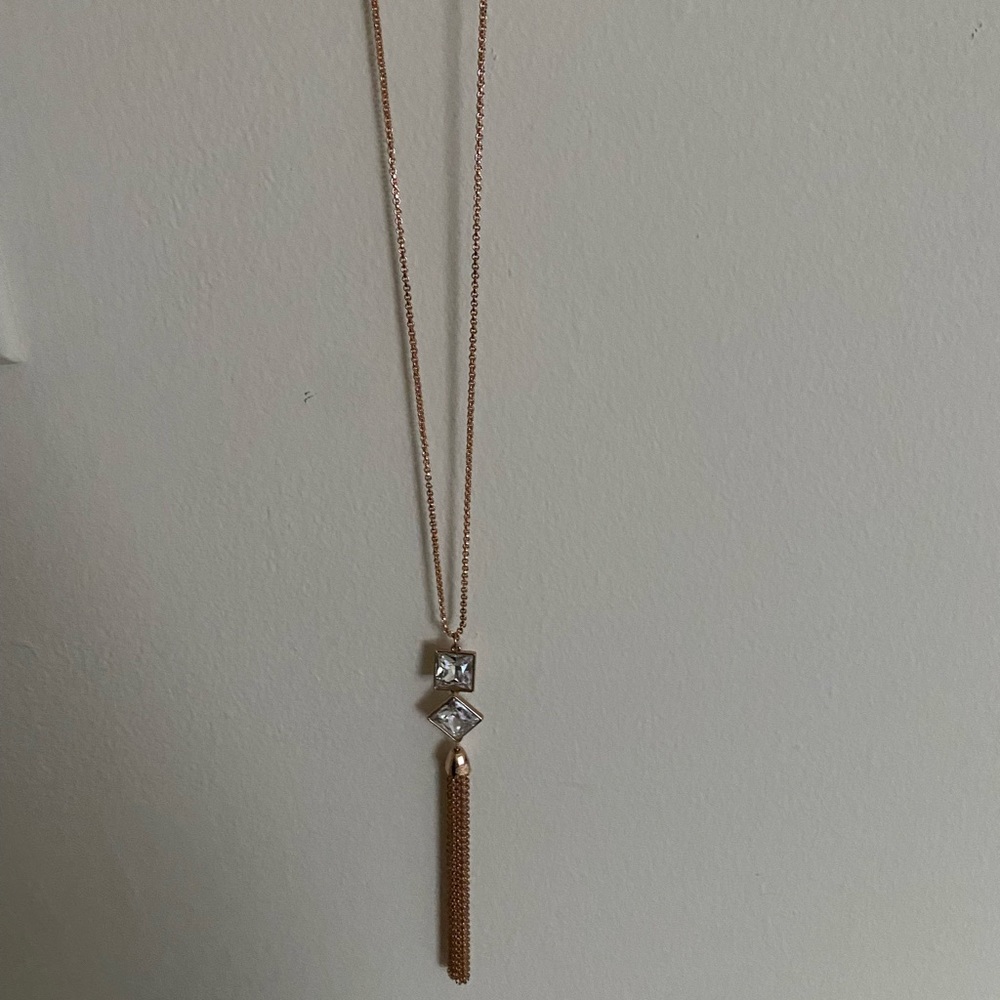 White House black market necklace with pendants